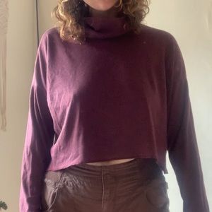 Maroon cropped turtleneck sweater